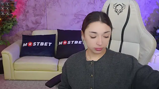 Snapshot of Jasmine_Flow chatting on December 17, 7:40 am Jasmine Flow online show from December 17, 7:40 am