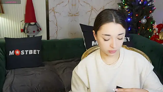 Snapshot of Jasmine_Flow chatting on December 18, 7:47 am Jasmine Flow online show from December 18, 7:47 am