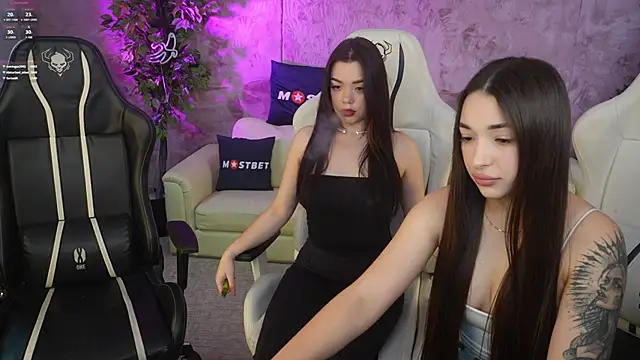 Snapshot of Jasmine_Flow chatting on December 26, 3:42 pm Jasmine Flow online show from December 26, 3:42 pm