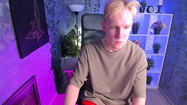 Snapshot of AlexxSweet chatting on December 7, 4:42 am AlexxSweet online show from December 7, 4:42 am