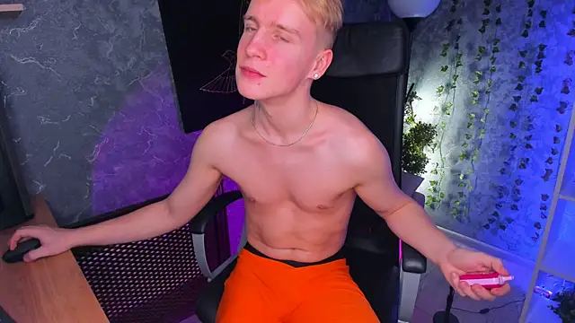 Snapshot of AlexxSweet chatting on December 7, 10:56 am AlexxSweet online show from December 7, 10:56 am