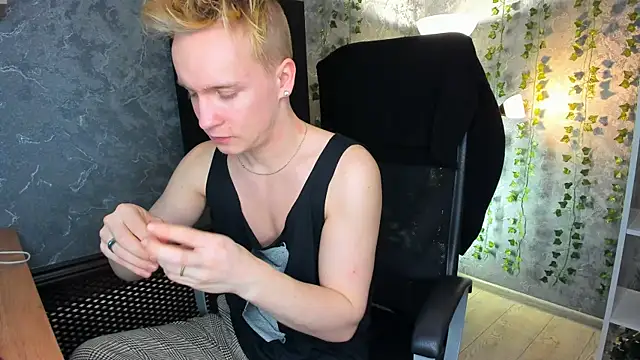 Snapshot of AlexxSweet chatting on January 17, 7:30 am AlexxSweet online show from January 17, 7:30 am