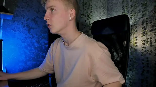 Snapshot of AlexxSweet chatting on September 27, 6:29 am AlexxSweet online show from September 27, 6:29 am