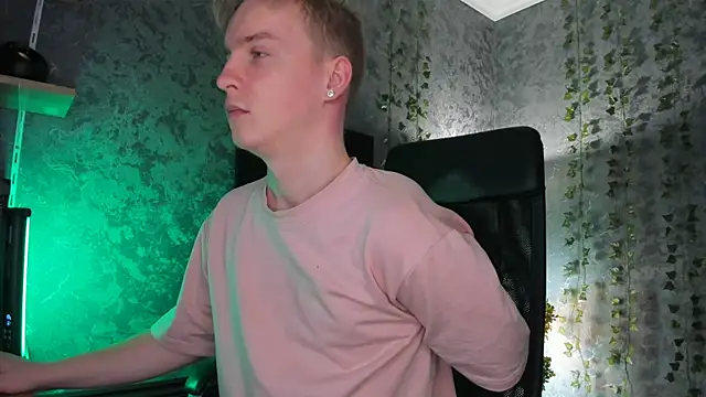 Snapshot of AlexxSweet chatting on November 22, 6:56 am AlexxSweet online show from November 22, 6:56 am