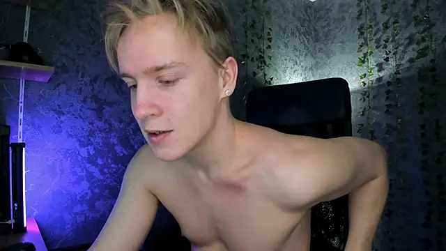 Snapshot of AlexxSweet chatting on December 14, 6:41 am AlexxSweet online show from December 14, 6:41 am