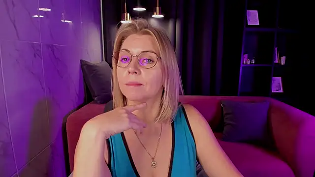 Annie Light online show from September 16, 5:52 am