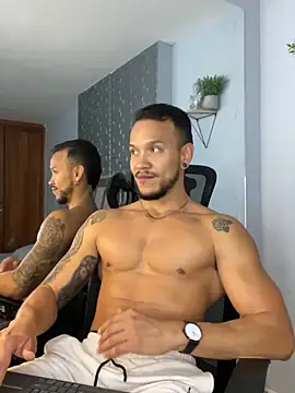 ARON TAYLER01 online show from January 11, 3:52 pm