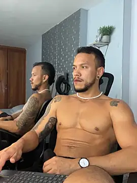 ARON TAYLER01 online show from January 12, 4:18 pm