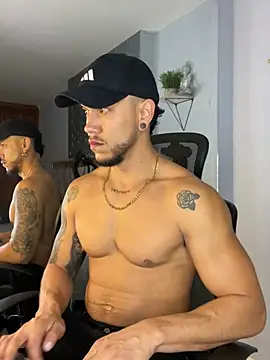 ARON TAYLER01 online show from January 18, 12:26 pm