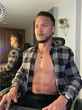 ARON TAYLER01 online show from March 7, 4:22 pm