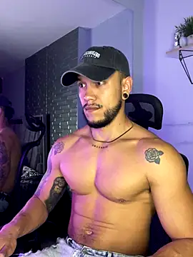 ARON TAYLER01 online show from September 23, 10:29 am