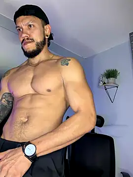 ARON TAYLER01 online show from November 29, 10:29 am