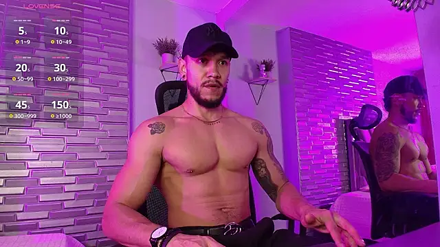 ARON TAYLER01 online show from March 3, 10:10 am