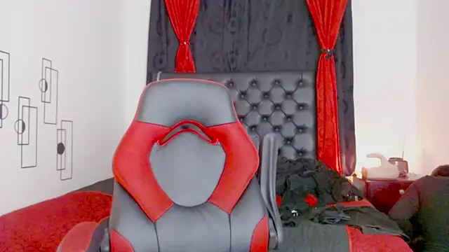 misslombana online show from September 14, 4:33 am