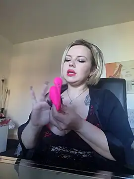 Ladykaos online show from March 11, 10:40 am