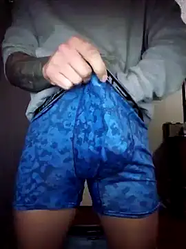 Snapshot of MrBiggBallz chatting on February 1, 12:05 pm MrBiggBallz online show from February 1, 12:05 pm