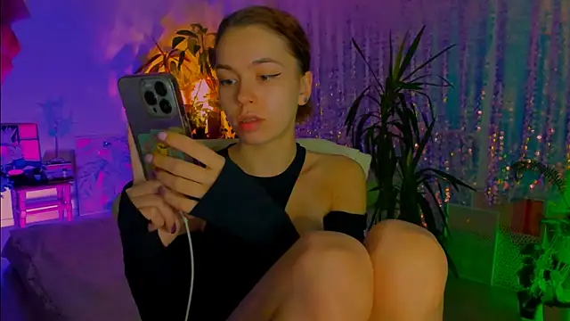 poli   online show from November 19, 8:09 pm