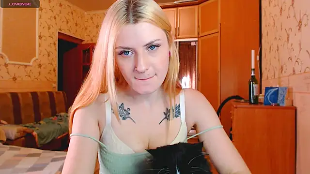 Snapshot of MarySweetness chatting on February 12, 4:44 pm MarySweetness online show from February 12, 4:44 pm