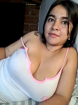 Snapshot of alison_villalobo chatting on March 3, 1:53 am alison villalobo online show from March 3, 1:53 am