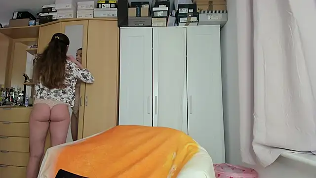 Snapshot of Rolla_Coaster chatting on March 23, 2:04 am Rolla Coaster online show from March 23, 2:04 am