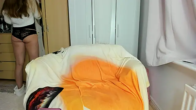 Snapshot of Rolla_Coaster chatting on October 19, 4:46 am Rolla Coaster online show from October 19, 4:46 am