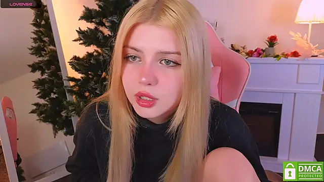 Snapshot of Grace_and__Jacob chatting on December 13, 3:43 pm Grace and Jacob online show from December 13, 3:43 pm