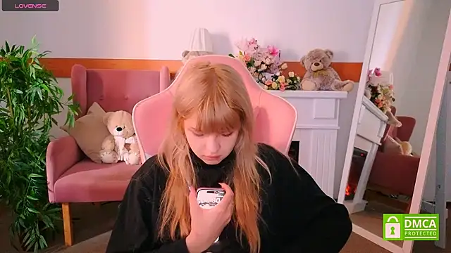 Snapshot of Grace_and__Jacob chatting on October 30, 6:59 am Grace and Jacob online show from October 30, 6:59 am