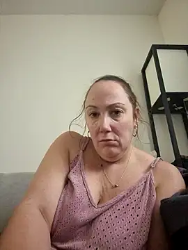 Snapshot of Wisie_Cutie chatting on December 15, 2:27 pm Wisie Cutie online show from December 15, 2:27 pm