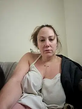 Snapshot of Wisie_Cutie chatting on January 4, 2:14 pm Wisie Cutie online show from January 4, 2:14 pm