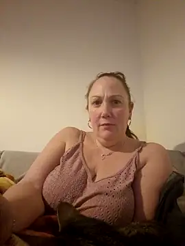 Snapshot of Wisie_Cutie chatting on January 28, 10:34 pm Wisie Cutie online show from January 28, 10:34 pm