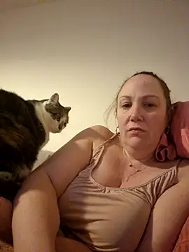 Snapshot of Wisie_Cutie chatting on February 4, 11:49 pm Wisie Cutie online show from February 4, 11:49 pm