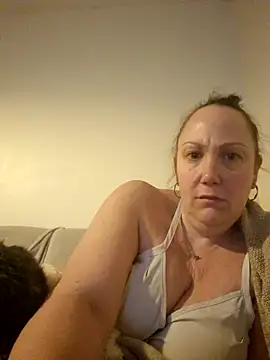 Snapshot of Wisie_Cutie chatting on March 1, 10:31 pm Wisie Cutie online show from March 1, 10:31 pm