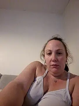 Snapshot of Wisie_Cutie chatting on March 18, 11:20 pm Wisie Cutie online show from March 18, 11:20 pm