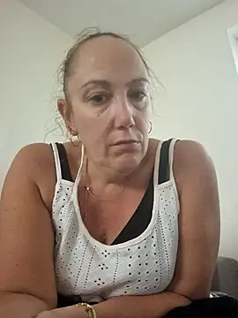 Snapshot of Wisie_Cutie chatting on September 29, 2:33 pm Wisie Cutie online show from September 29, 2:33 pm