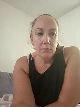 Snapshot of Wisie_Cutie chatting on October 14, 3:35 pm Wisie Cutie online show from October 14, 3:35 pm