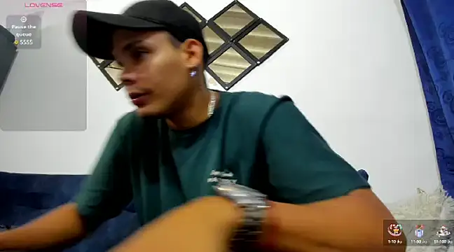 Snapshot of rick03_leto chatting on March 3, 11:35 pm rick03 leto online show from March 3, 11:35 pm