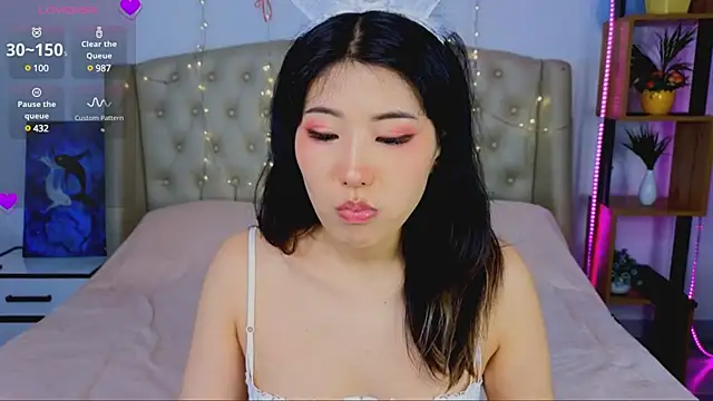 Wendy  Hills online show from March 2, 4:21 pm