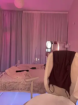 Meliazz online show from April 15, 6:04 pm