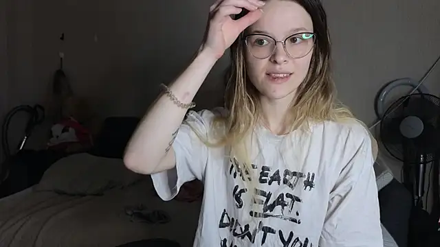 Snapshot of Nate__ chatting on November 21, 7:07 am Nate online show from November 21, 7:07 am