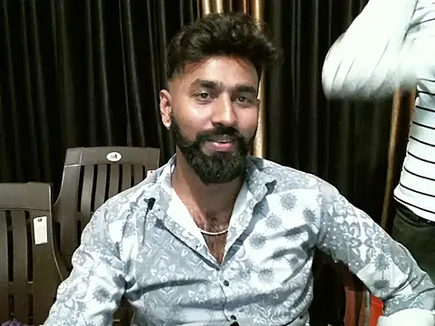 Snapshot of indian2 chatting on December 17, 6:13 am indian2 online show from December 17, 6:13 am