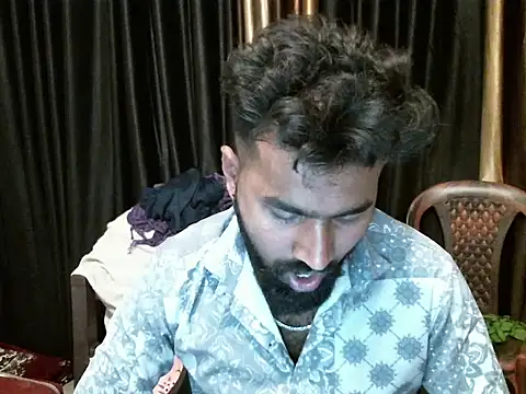 Snapshot of indian2 chatting on December 18, 10:40 am indian2 online show from December 18, 10:40 am