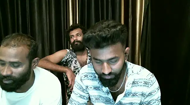 Snapshot of indian2 chatting on December 21, 11:44 am indian2 online show from December 21, 11:44 am