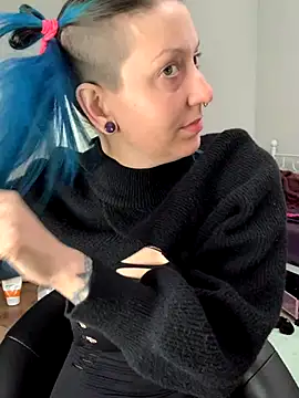 Snapshot of MissCumberdale chatting on December 14, 6:23 pm MissCumberdale online show from December 14, 6:23 pm