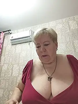 EffectFiona online show from March 7, 10:40 pm