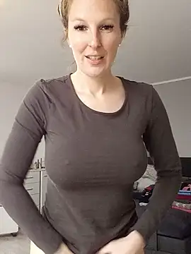 MaviePearl online show from February 2, 11:30 am