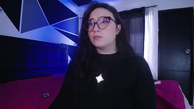 Snapshot of Miss_Loise chatting on December 10, 3:55 pm Miss Loise online show from December 10, 3:55 pm