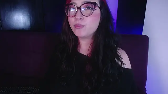 Snapshot of Miss_Loise chatting on December 29, 3:46 pm Miss Loise online show from December 29, 3:46 pm