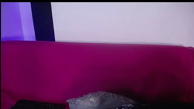 Snapshot of Miss_Loise chatting on January 13, 12:56 pm Miss Loise online show from January 13, 12:56 pm