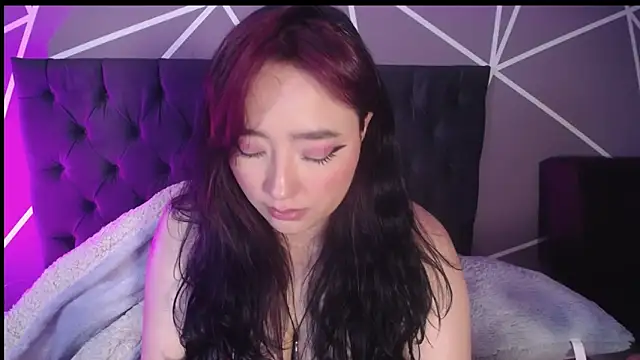 Snapshot of Miss_Loise chatting on February 17, 4:15 pm Miss Loise online show from February 17, 4:15 pm