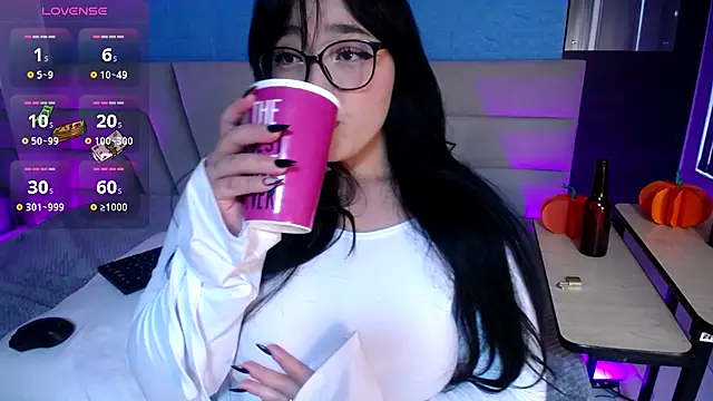 Snapshot of Miss_Loise chatting on September 28, 10:37 pm Miss Loise online show from September 28, 10:37 pm